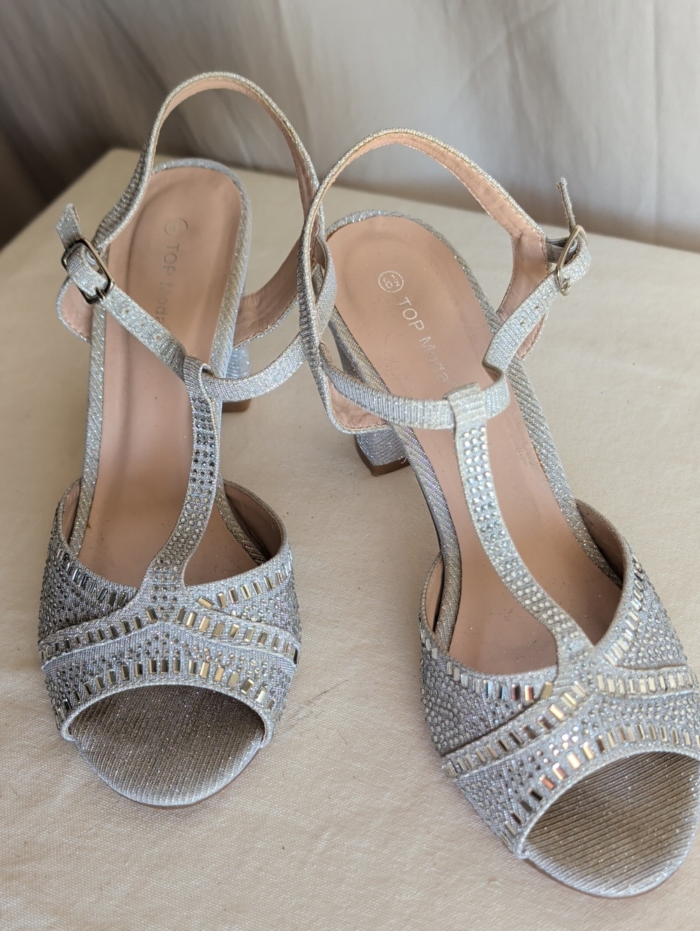 TOP Moda Silver Rhinestone T-Strap Block Heel Sandals Wedding Gala Special Occas